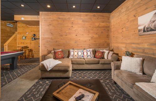 Cabin with amazing long-range mountain views, hot tub, fire pit, EV connection - Foto 41