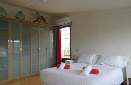 Escape to a spacious retreat with garden - Foto 13