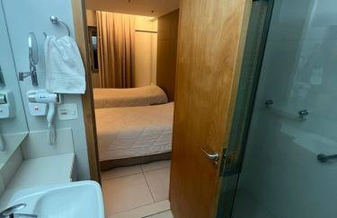 Quarto no Hilton Garden - Piscina - Academia - Ar-condicionado - Região Nobre - Andar alto - Foto 12