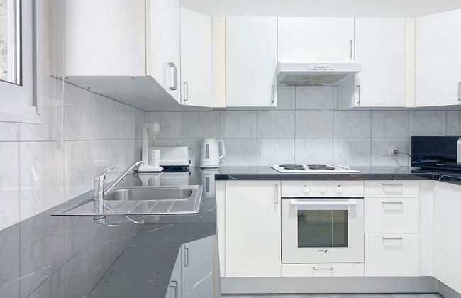 Phaedrus Living Downtown Flat 704 - Photo 6