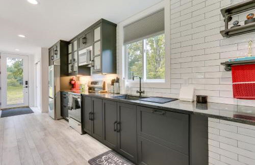 Lakefront Catskills Container Home Private Lake - Foto 9