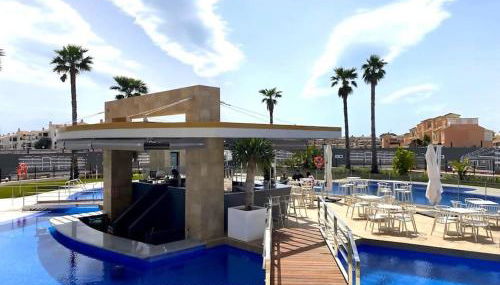 Lujoso Ático en Flamenca Village! - Photo 2