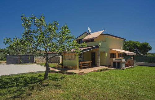 Ferienhaus mit Badminton- und Minifussballplatz - Foto 3