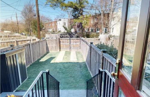 Sojourn Old Town Perfection with Fire Pit and Parking - Foto 32