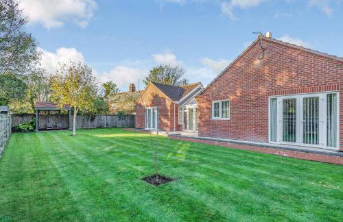 The Beeches - Photo 20