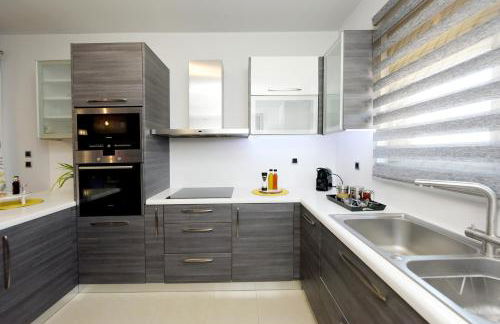 Theros Lux Apartment - Foto 10