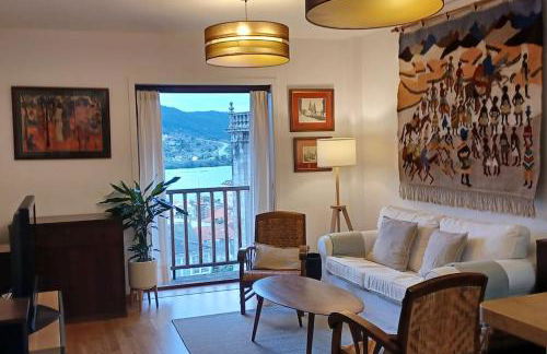 Piso con preciosas vistas, patio privado y amplio garaje - Photo 1