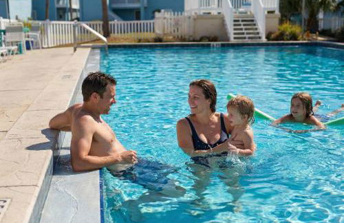 Steps to the Beach Pool Courts Family Fun - Foto 28