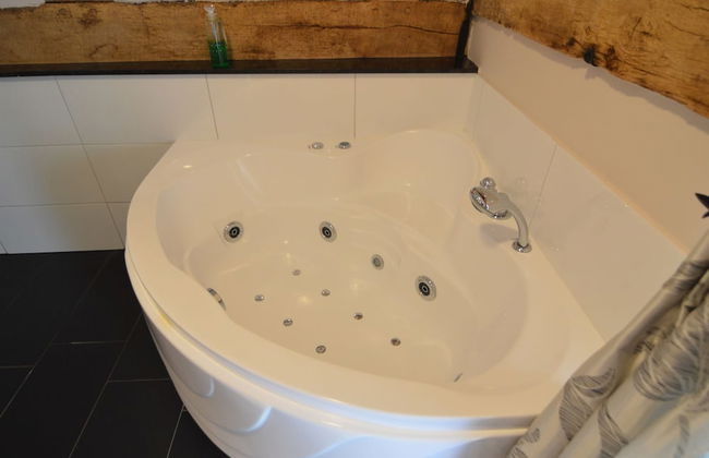 Stunning Holiday Home Near Forest in Slenaken - Photo 48