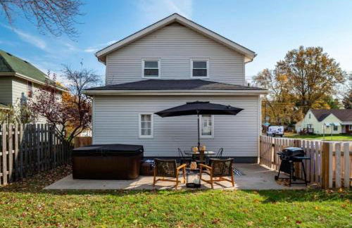 Spacious 4 Bedroom Sleeps 10 with Sauna and Hot Tub - Foto 59