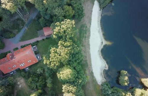 Nature Escape Apartment With Private Lake - Photo 13