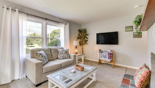 Near Trails and Wineries Victor Getaway with Fire Pit - Foto 4