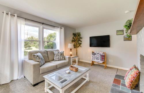 Near Trails and Wineries Victor Getaway with Fire Pit - Foto 4