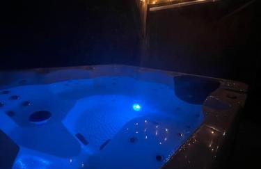 8min to City, Hot Tub House, Fire Pit, Free Parking - Foto 26
