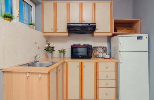 Avouris 2 Bedroom Apartment & Studios - Photo 39