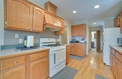 Cheboygan Getaway with Fire Pit and Lake Access! - Photo 10