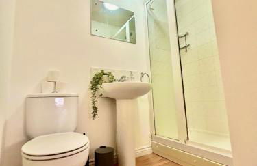 4 Bedroom House - DISC0UNTS - Parking, Contractors, Group, Family - Foto 14