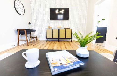 Jennifer's Stylish & Modern Broadway Getaway - Foto 5