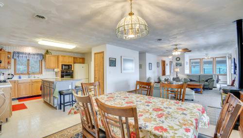 Boat, Grill and Unwind Lakefront Cayuga Home! - Foto 3