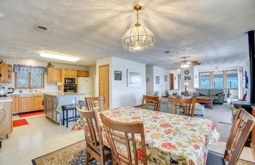 Boat, Grill and Unwind Lakefront Cayuga Home! - Foto 3