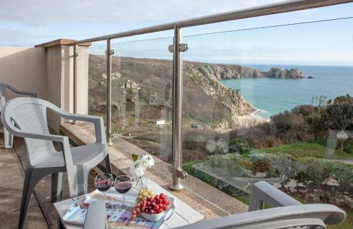 Cove View Apartment - Photo 1