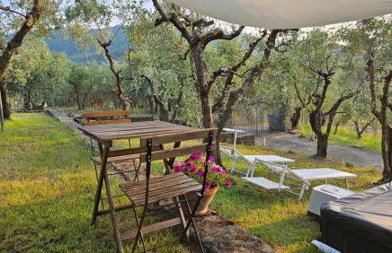 Villa panoramica con Jacuzzi privata tra Firenze & Lucca ,3 camere, 4 bagni - Foto 2