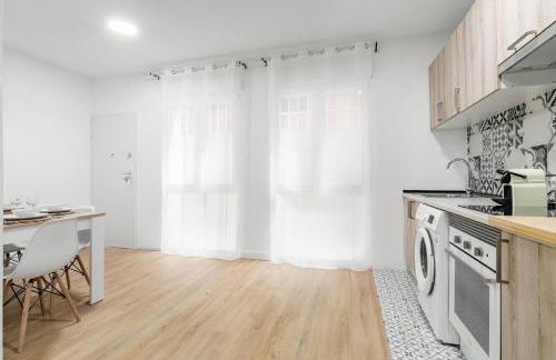 Charming Lucero - Foto 12