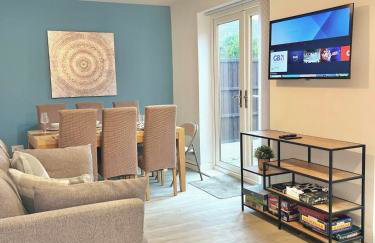 Ideal 4-bed home sleeps 7 - Nr Trafford Ctr & M60 - Foto 6