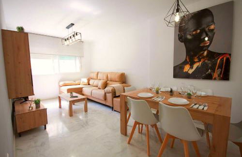 Ave Huelin 3Rooms - Alojamiento con Parking y AC - Foto 1