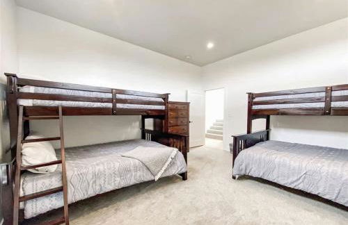 New Ultra-Modern Home Overlooking the Lake - Foto 11