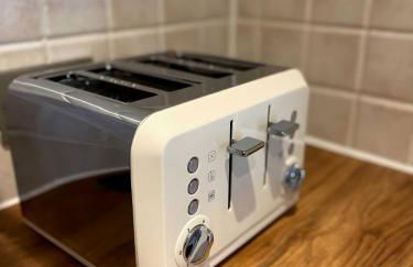 City Centre 2BR Apartment, Free Parking! - Foto 20