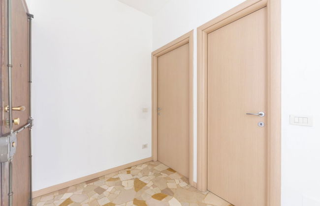 Milan Style Apartment - Photo 10