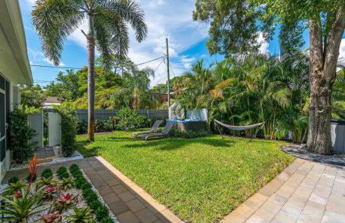 Renovated 2BR Home - Hot Tub, Gym & Beach Nearby - Foto 7