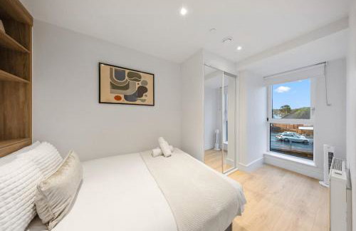 Modern & Cozy 2-Bedroom Apartment plus Parking, Gym, Cinema, Games Room, Workspace - Photo 56