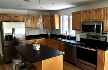 House Conveniently Located by Route 1 - Foto 6