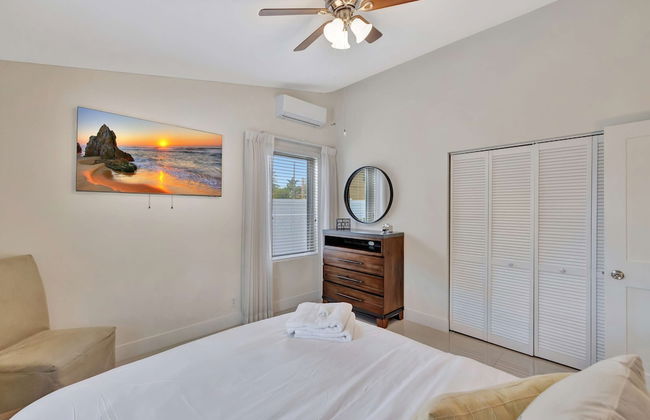 Waterfront Oasis w/ Enclosed Pool! - Foto 9