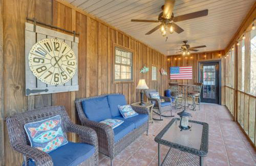 Waterfront Lay Lake Retreat w/ Dock & 3 Piers! - Foto 3