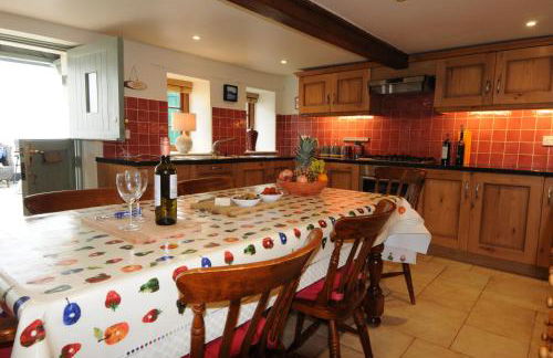 Church Cottage, Charmouth - Photo 3