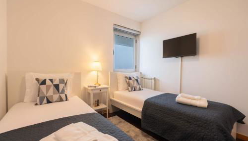 Modern Flat with Balcony & Garage by HostWise - Foto 3, towels