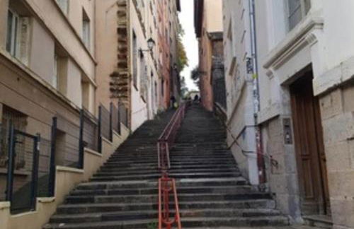 Studio - 2P - Vieux Lyon - Photo 8