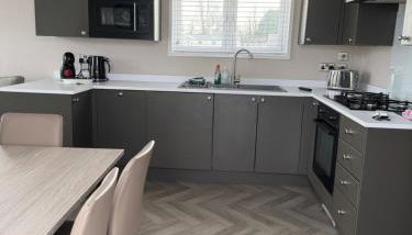 2 Bedroom Villa - Lakeside Holiday Park - Foto 5, dishwasher, toaster