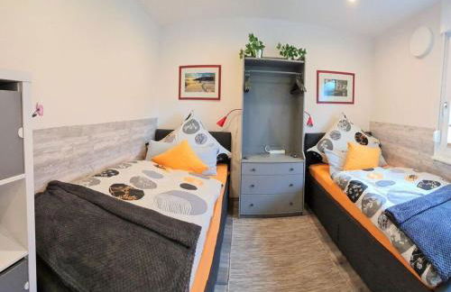 Cherry trees in blossom - Foto 17