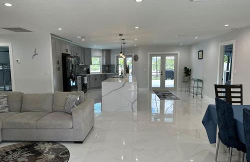 Cozy 2 BR Waterfront home with Heated Pool - Foto 8