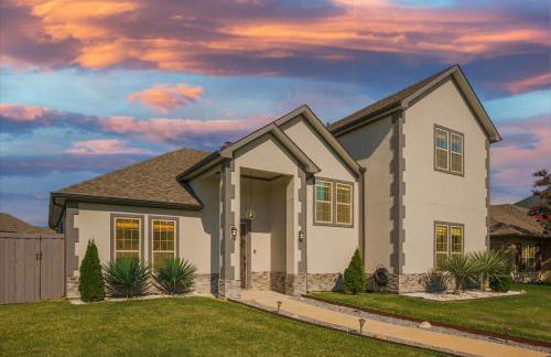 Vibrant Texas Escape - 5BR, Pool & Hot Tub - Foto 45