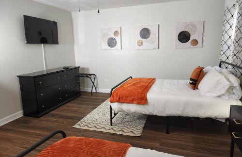 Spacious Centrally Located 3 Bed 2 Bath - Sleeps 8 - Foto 45