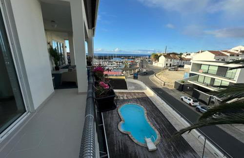 Picturesque Penthouse - Photo 1