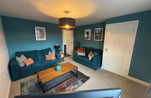 Central location -3 Beds, 2 baths , off-street parking, fast Wifi, sleeps 7 - Foto 1