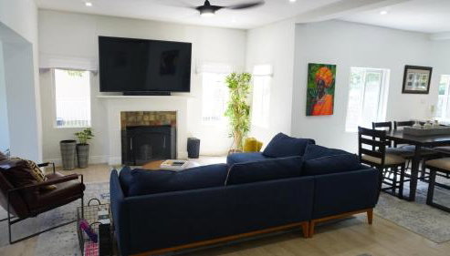 Charming Historic Home with Modern Comforts - Foto 4