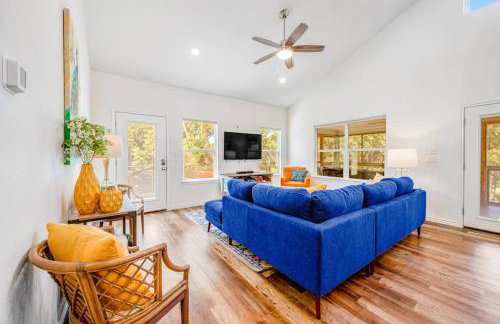 Lakefront Dog-Friendly Home with Kayaks, SUP's, Huge Screened Porch - Photo 6