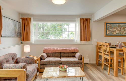 6 Mi to Dtwn Bright and Airy Anchorage Getaway! - Photo 4